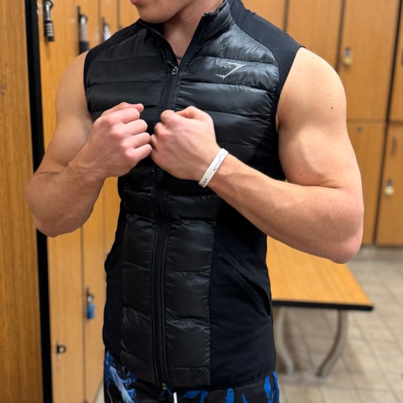 GYMSHARK MEN INSULTED VEST JACKET WARM COAT DOWN POLYESTER QUILTED SLEEVELESS S - Picture 15 of 16